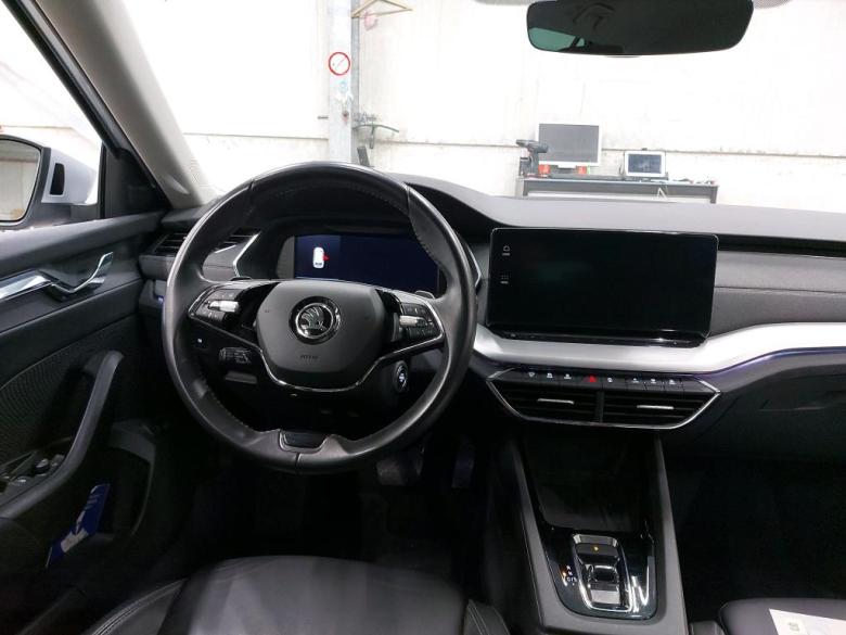Skoda Octavia 1.0 e-TSI Style Aut. LED Virtual Sport-Leather Ambient CarPlay Navi KeylessGo Klima PDC ... #3