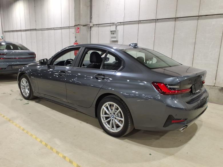BMW 320 e Aut. LC-Pro LED Sport-Leather Navi Camera  Klima PDC ... #4