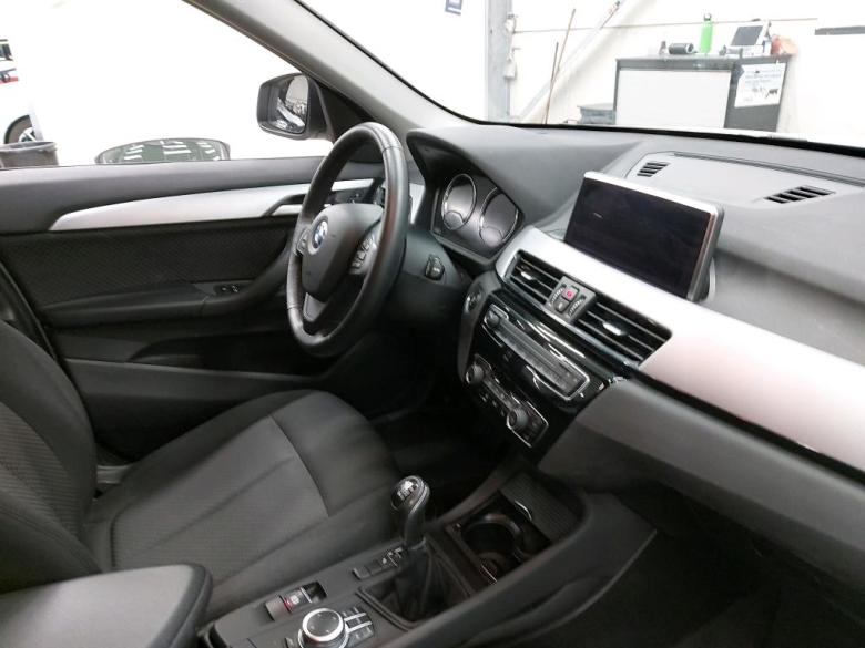 BMW X1 sDrive18d Navi Carplay Klima PDC ... #5