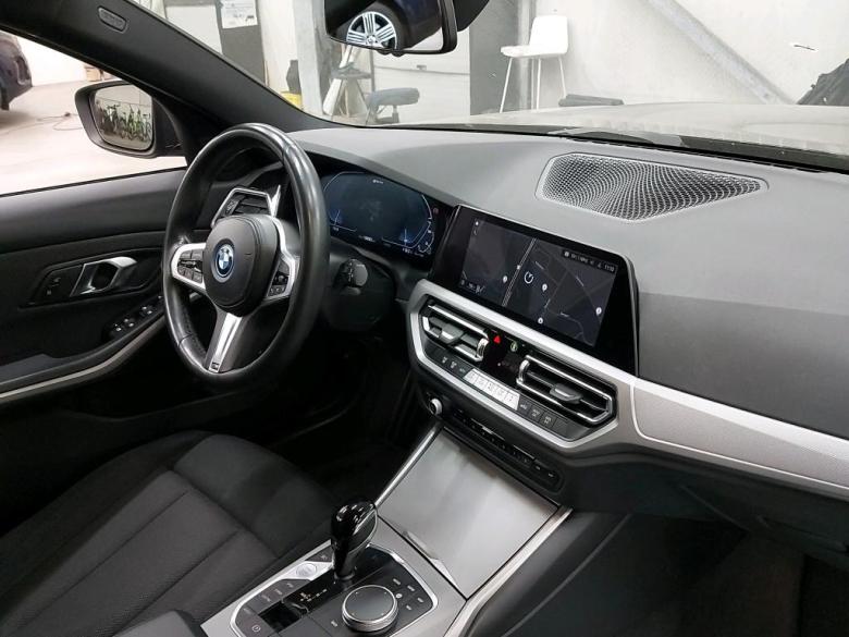 BMW 320 e Aut. LC-Pro Hi-Fi LED Navi Klima PDC ... #3